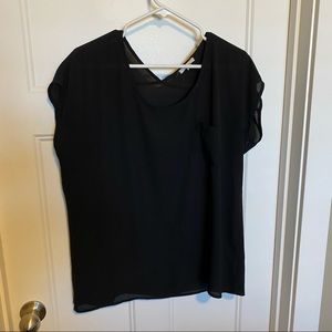 Black pleione Flowy top size M